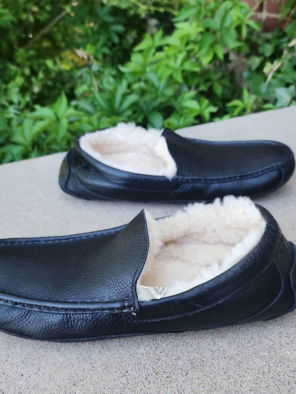 UGG Australia Men's Black Leather Shearling-Lined Slip-On Moccasin - Picture 8 of 17